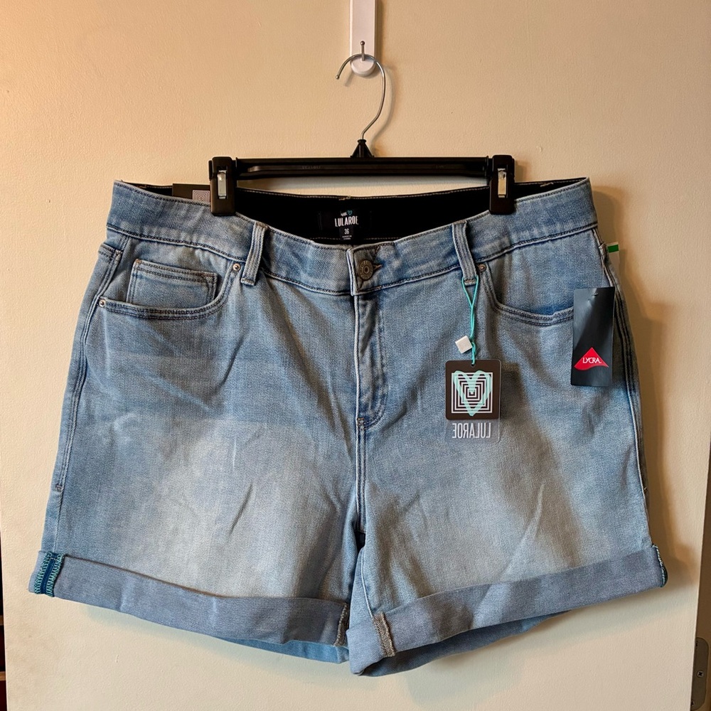 NWT LuLaRoe Boyfriend Jean Shorts Cuffed Denim Stretchy Slimming Light Blue 36